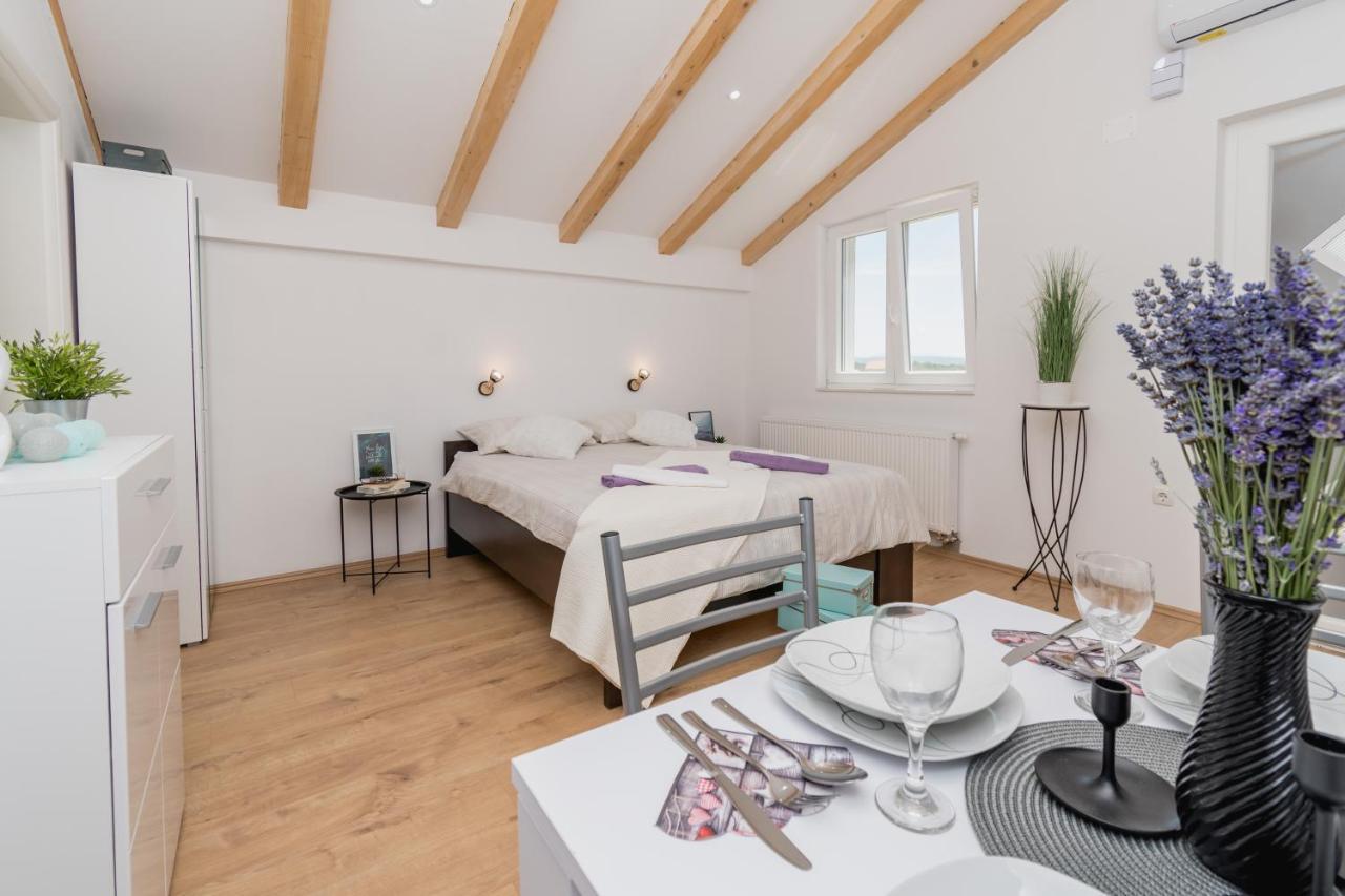 Studio Apartment Harmony Np Krka Lozovac Zewnętrze zdjęcie