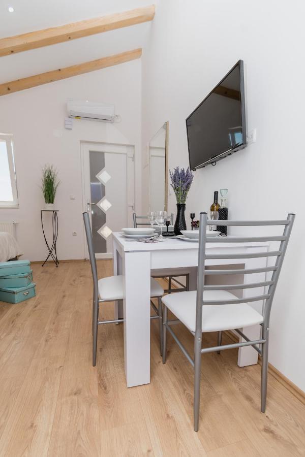 Studio Apartment Harmony Np Krka Lozovac Zewnętrze zdjęcie