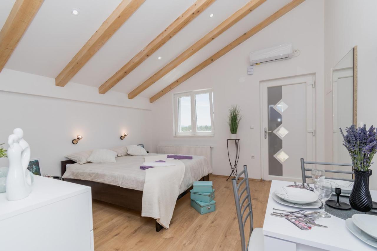 Studio Apartment Harmony Np Krka Lozovac Zewnętrze zdjęcie