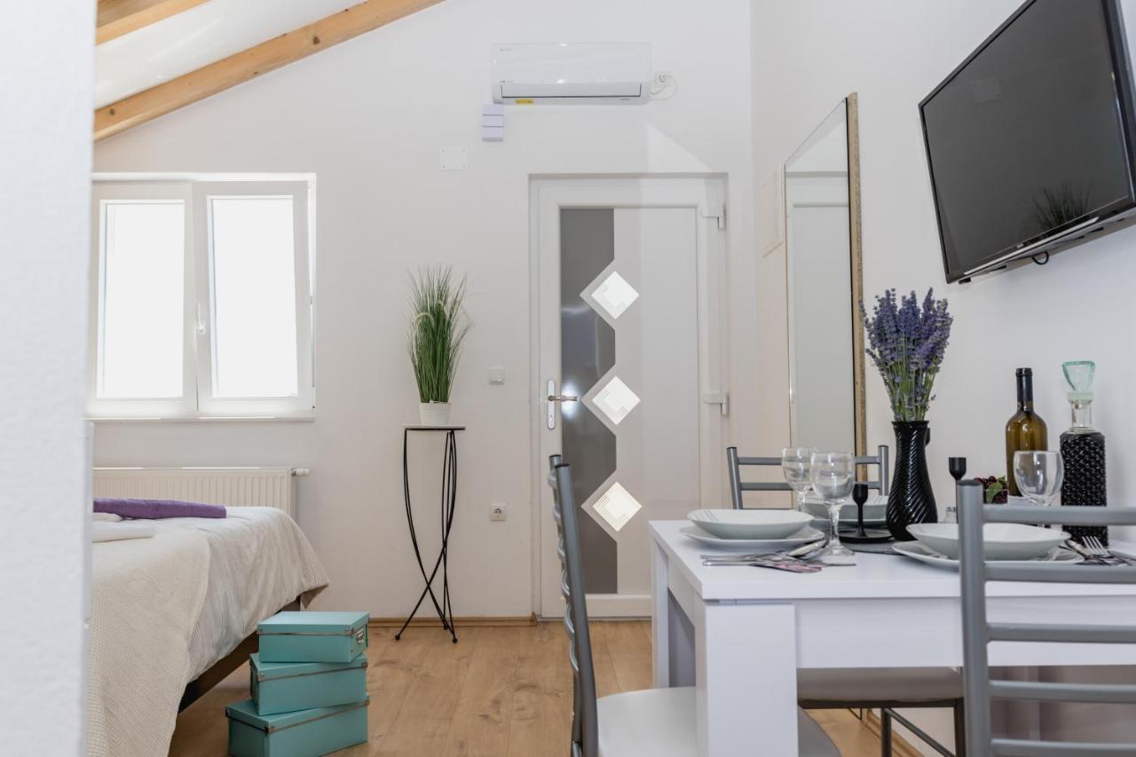 Studio Apartment Harmony Np Krka Lozovac Zewnętrze zdjęcie
